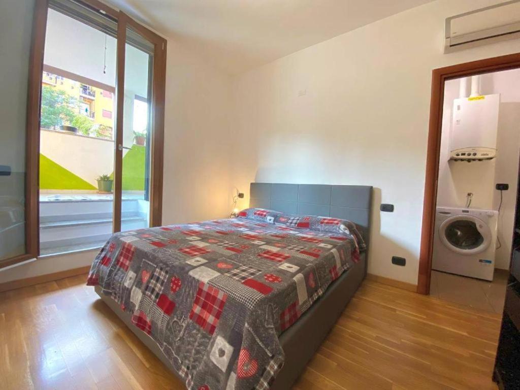 Conte Rosso House, Con Doppia Terrazza In Coorte Tranquilla A Due Passi Da Stazione E Metropolitana Lambrate Apartamento Milão Exterior foto