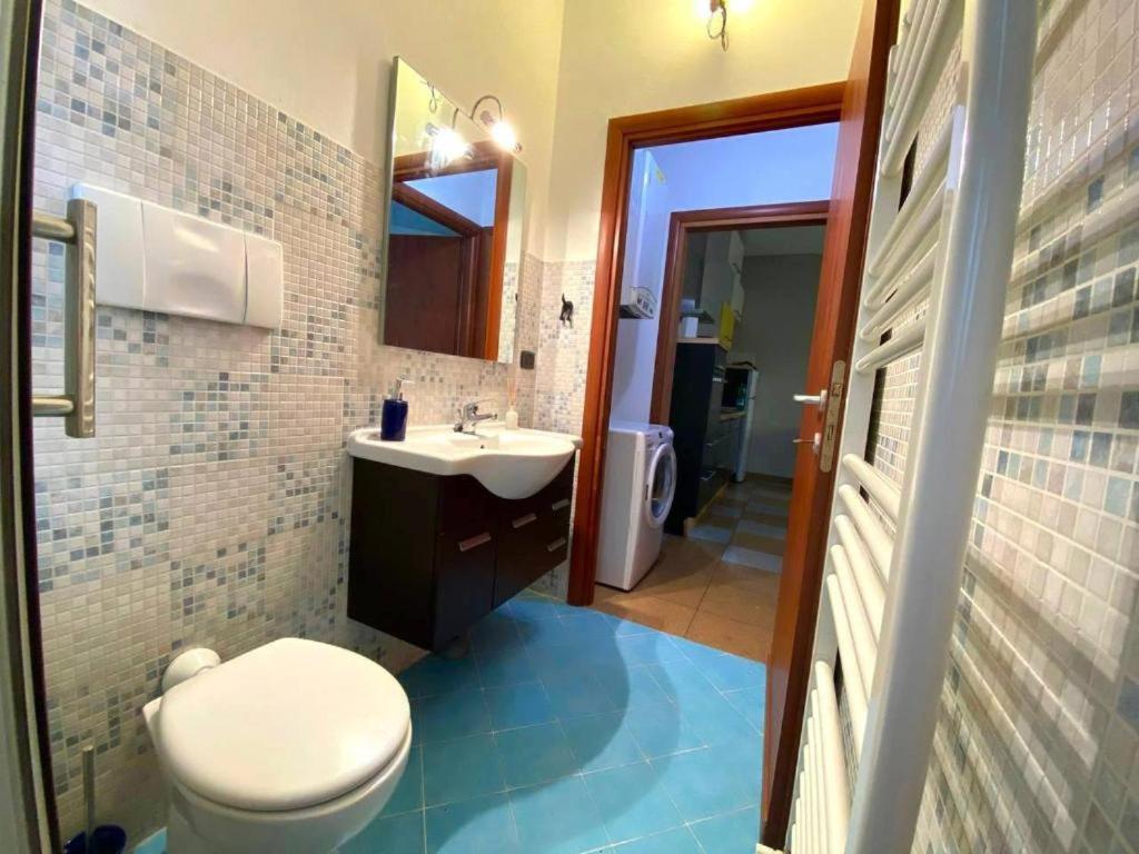 Conte Rosso House, Con Doppia Terrazza In Coorte Tranquilla A Due Passi Da Stazione E Metropolitana Lambrate Apartamento Milão Exterior foto