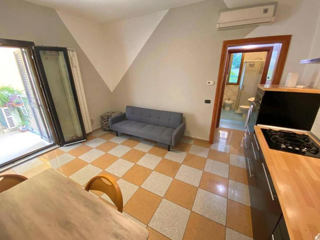 Conte Rosso House, Con Doppia Terrazza In Coorte Tranquilla A Due Passi Da Stazione E Metropolitana Lambrate Apartamento Milão Exterior foto